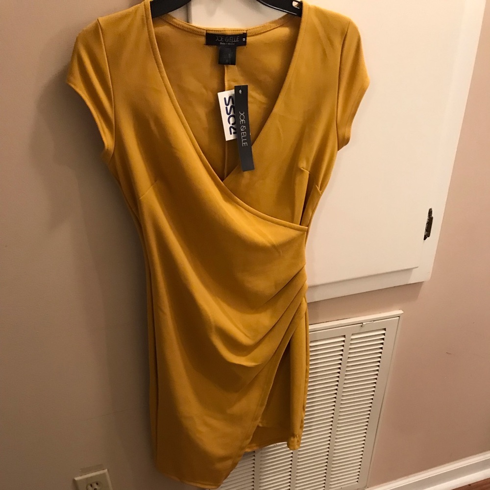 Yellow mini wrap dress NWT